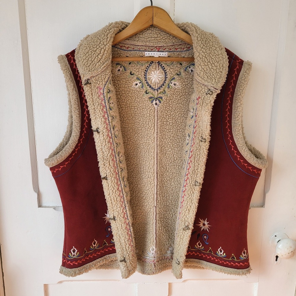 Vintage Red Embroidered Sherpa Vest Boho Hippie Festival Size XL - Picture 9 of 16